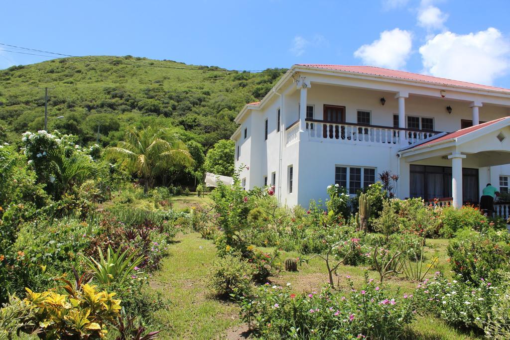 Fern Tree Bed And Breakfast Frigate Bay ภายนอก รูปภาพ