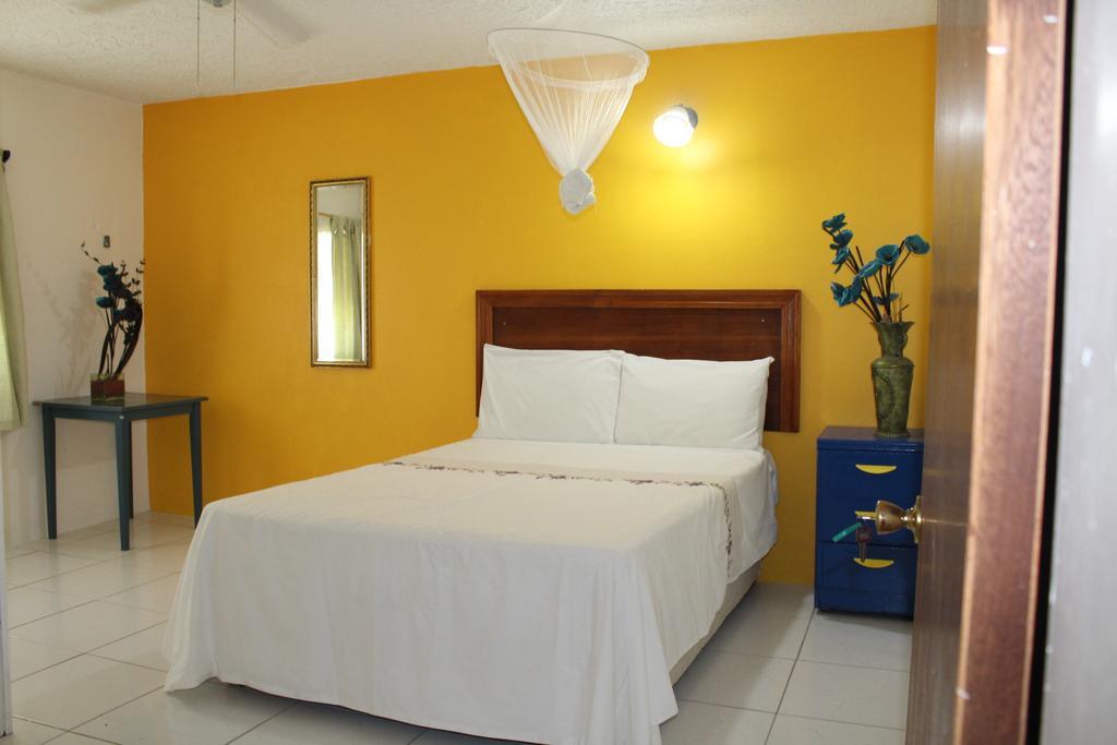 Fern Tree Bed And Breakfast Frigate Bay ภายนอก รูปภาพ