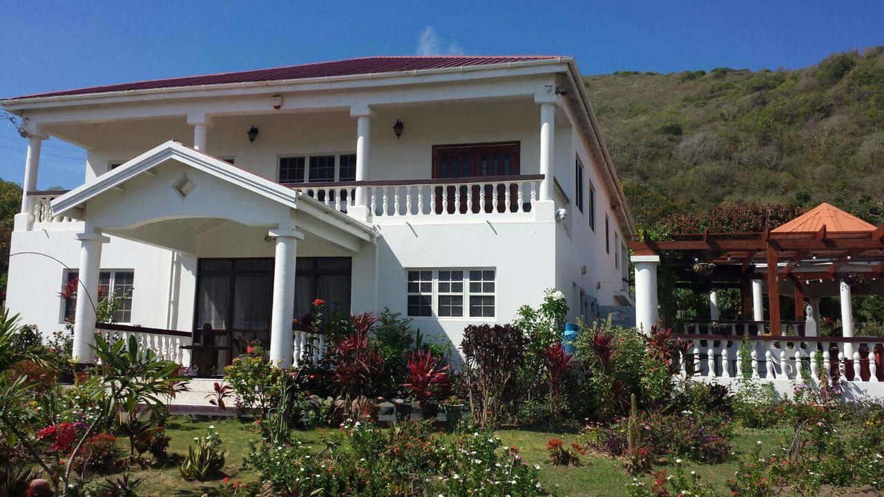 Fern Tree Bed And Breakfast Frigate Bay ภายนอก รูปภาพ